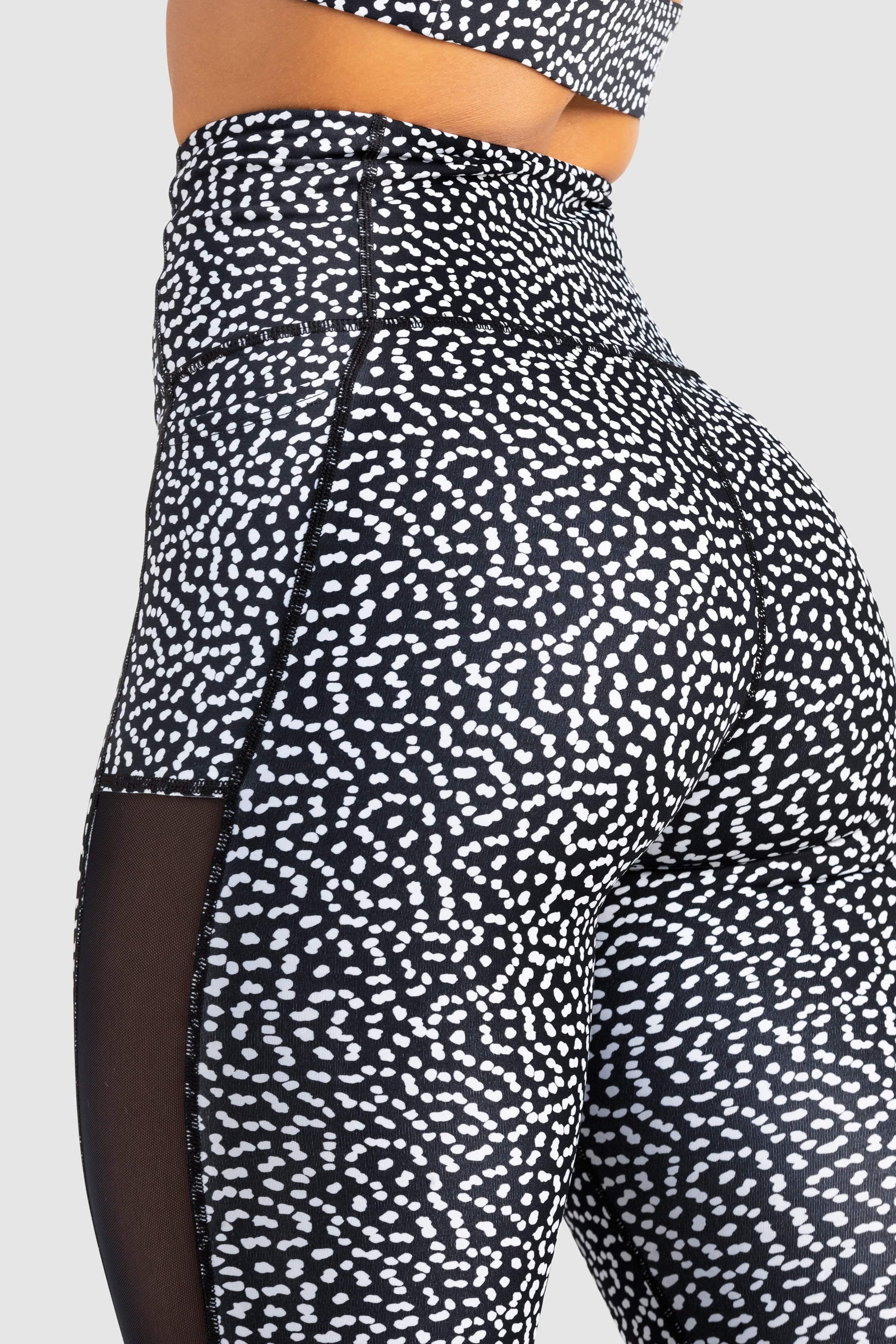 Calça Legging Breeze Mesh - Preto Estampado Animal Print