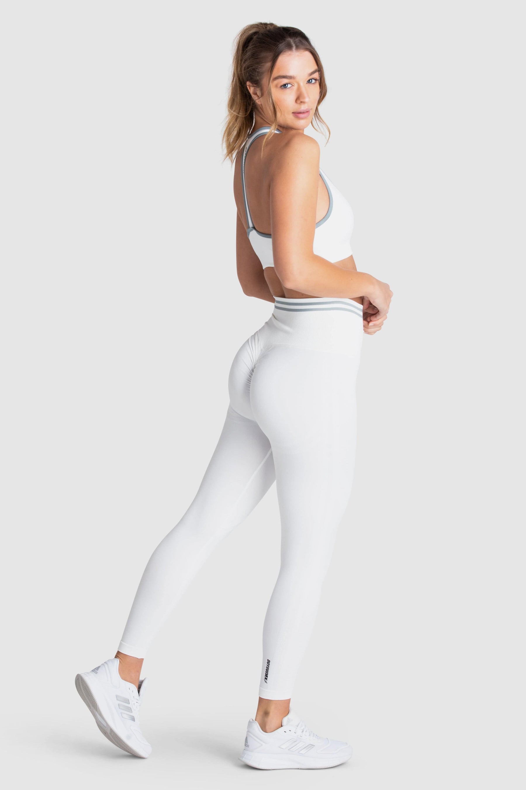 Calça Legging Scrunch Sem Costura com Franzido - Branco Brilhante