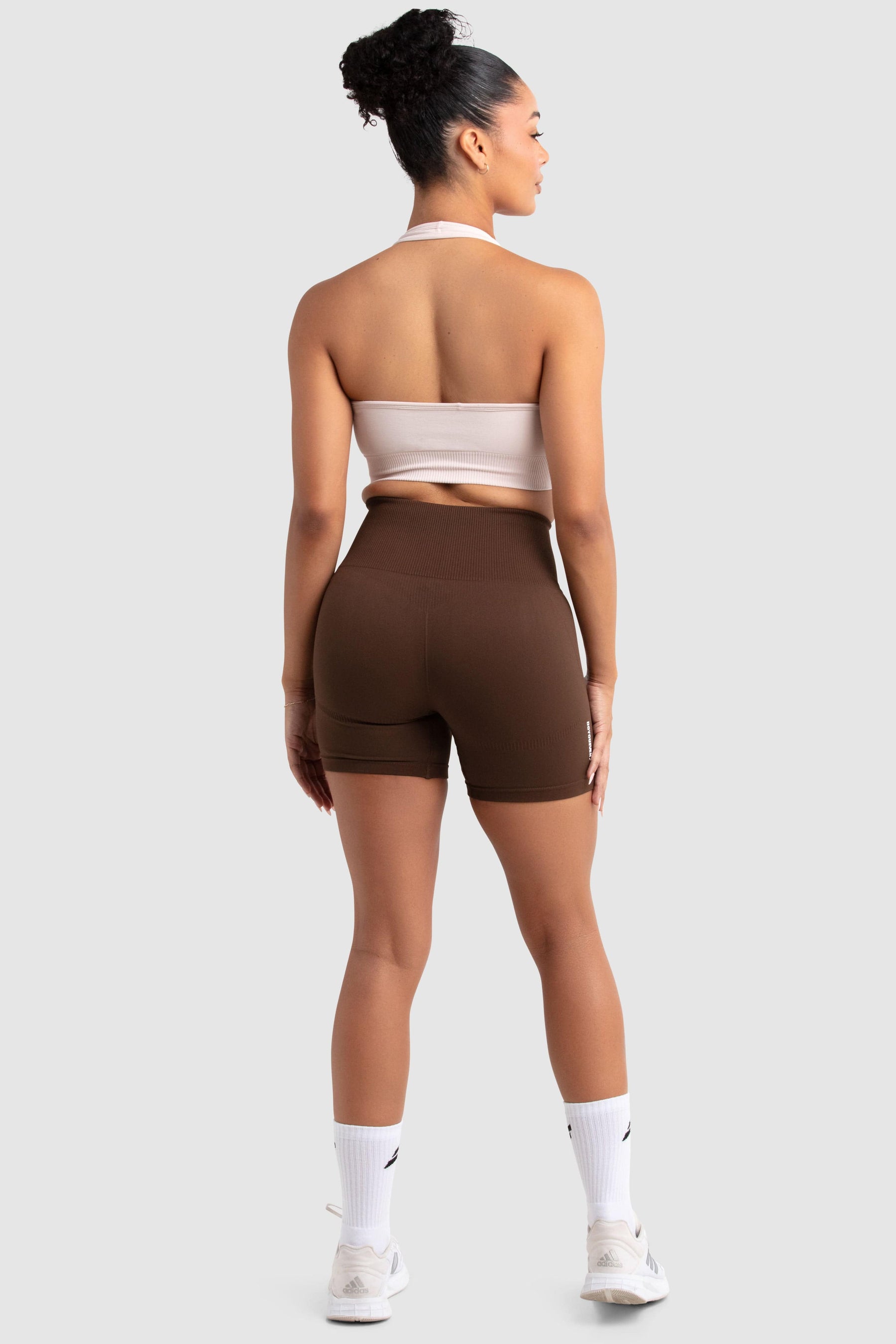 Conjunto Cropped e Shorts Legging com Decote Halter Hyperflex - Marfim Branco