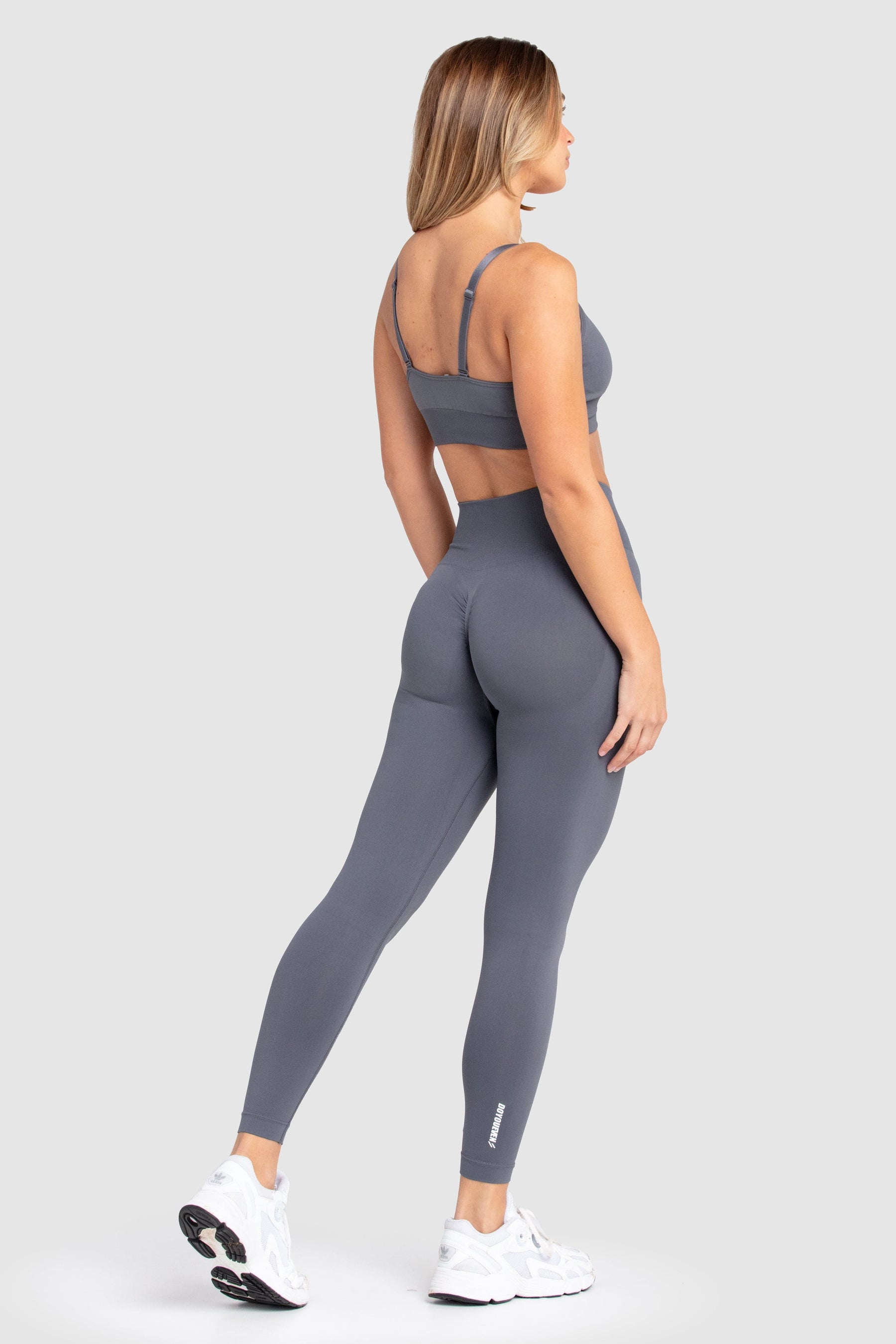 Conjunto Top e Calça Legging Scrunch Sem Costura - Cinza Chumbo