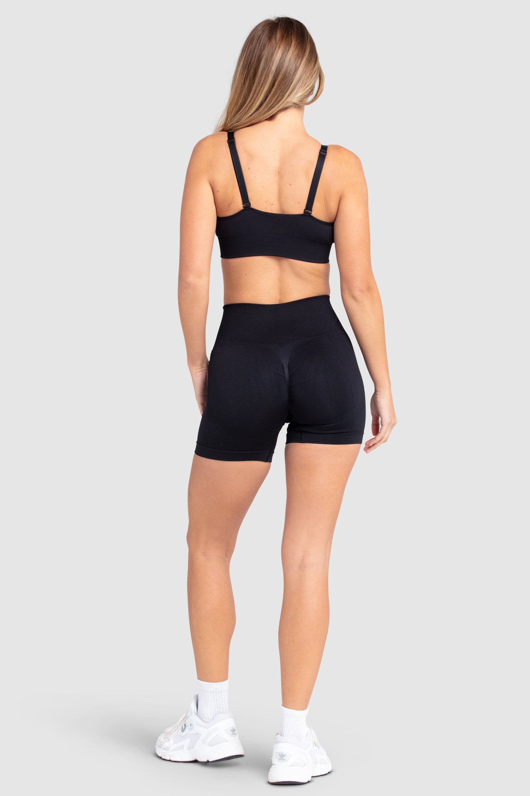 Shorts Scrunch Sem Costura- Preto